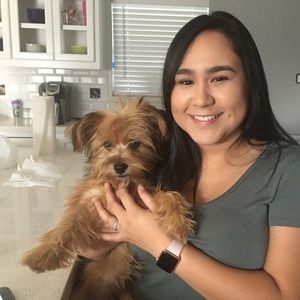 Meet your Posher, Claudia